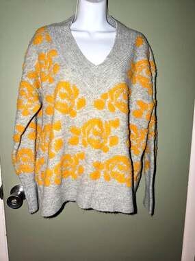 Tribal Pullover Sweater M Gray Yellow Floral Fall V-Neck Long Sleeve Knit